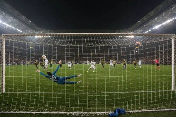 Fenerbahçe, Zenit'i mağlup etti