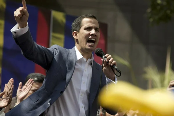 Flaş iddia: ABD, Guaido'yu 10 yıl önce görevlendirdi