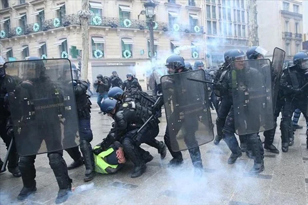 Fransa'da polis şiddetine 140 adli soruşturma başlatıldı