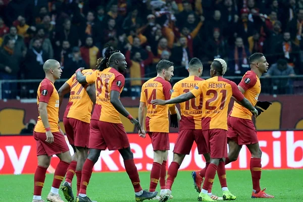Galatasaray evinde turu zora soktu