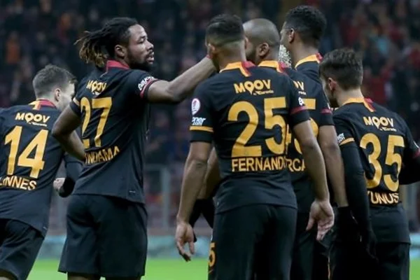 Galatasaray yarı final kapısını araladı