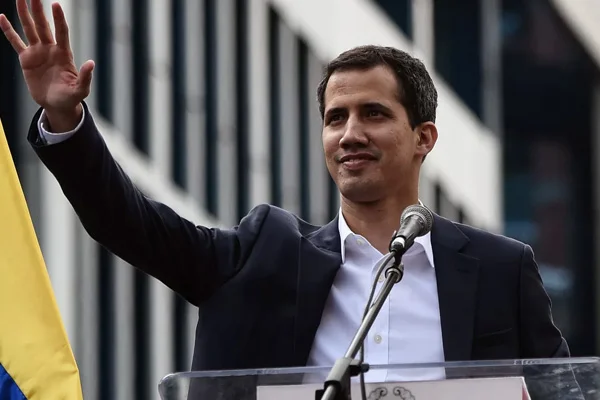 Guaido ABD'nin askeri müdahalesine sıcak bakıyor