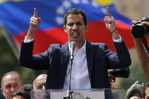 Guaido'nun başka ülkelerden aldığı paralar soruşturuluyor