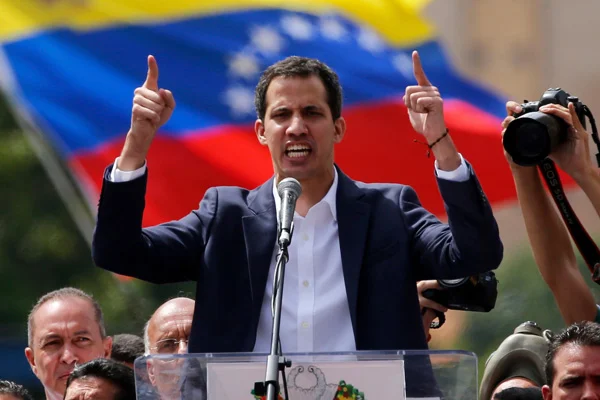 Guaıdo'nun davet ettiği AP üyeleri Venezuela'ya alınmadı