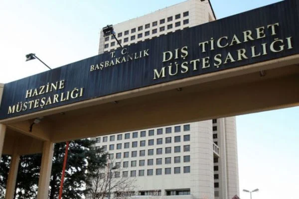 Hazine piyasa borçlandı