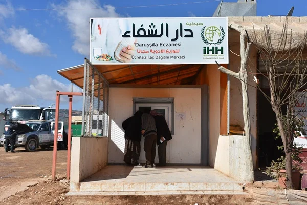 İHH Savaşın yaralarını sarmaya devam ediyor