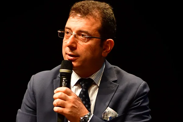İmamoğlu'ndan, Hamzaçebi'nin istifası ile ilgili açıklama