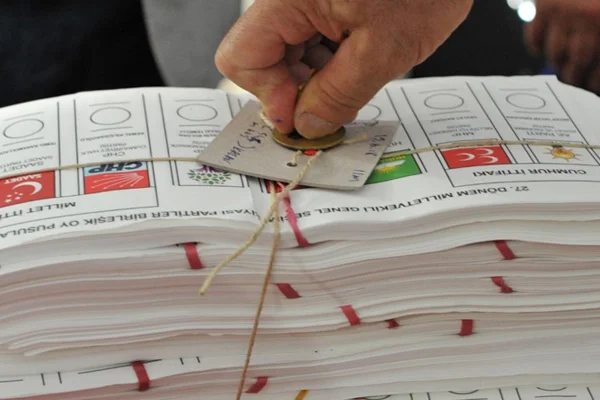 İşte Konsensus'un son seçim anketi