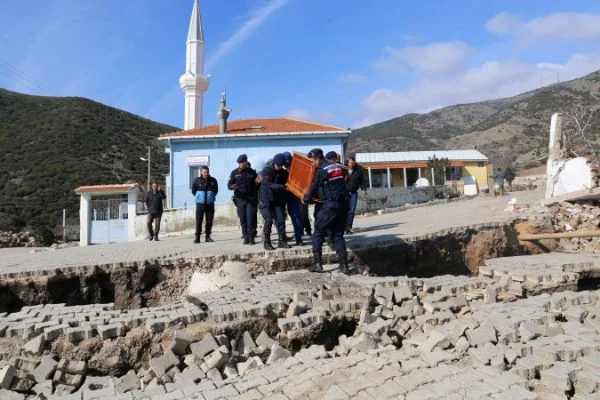 İzmir'de toprak kayması