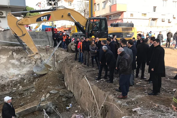 Kartal'da enkaz kaldırma ve arama çalışmaları sona erdi