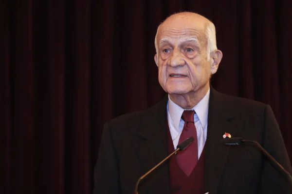 Maskeyle iş insanı İnan Kıraç'ı 4.1 milyon euro dolandırıdılar