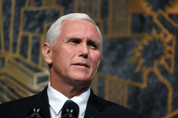 Mike Pence Venezuela için: Pazartesi günü ilan edeceğiz