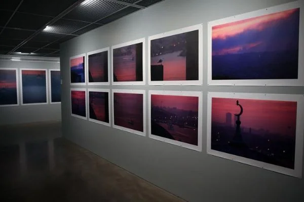 Orhan Pamuk'un 'Balkon Fotoğraflar' sergisi açıldı