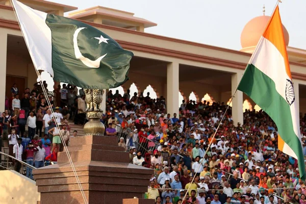 Pakistanlı milletvekilinden Hindistan'a ziyaret