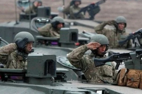 Rusya'dan Tacikistan'a hibe askeri destek