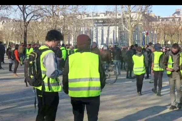Sarı Yelekliler protestoları 3. ayında