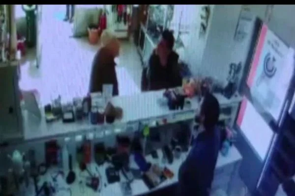 Selam vermedi diye uyaran yaşlı adama tokat attı
