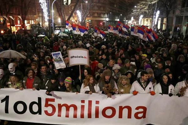 Sırp Devlet Bakanı Vucic'e yönelik protestolar sürüyor
