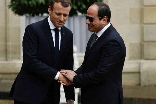 Sisi'nin salakları!