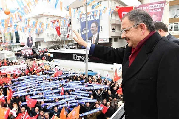 "Solun adayı ne yazık ki 10-15 senedir 'Adayım' diye geziyor"