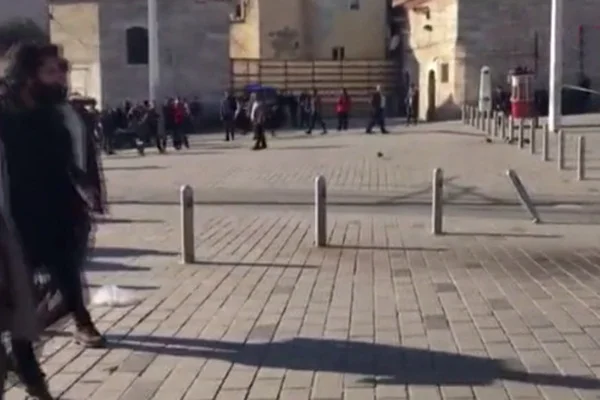 Taksim'de 'şüpheli çanta' alarmı