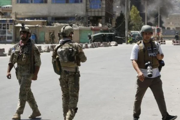 Taliban saldırısı sonrası 10 asker hayatını kaybetti