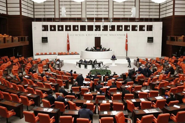 Teknoloji bağımlılığı ve hayvanlara eziyet TBMM'de araştırılacak