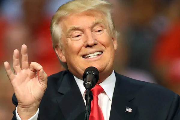 Trump'tan Venezuela ordusuna üstü kapalı tehdit