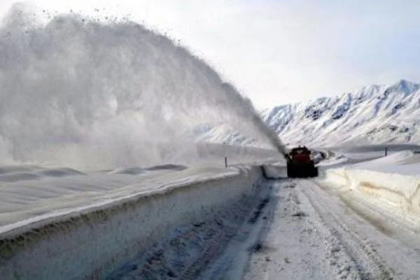 Tunceli'de 147 köy yoluna kar engeli