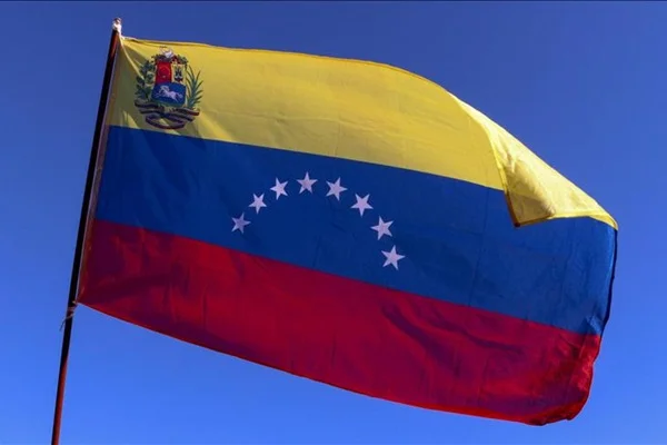 Venezuela'ya ABD'nin 'insani yardım konvoyu' Kolombiya sınırında