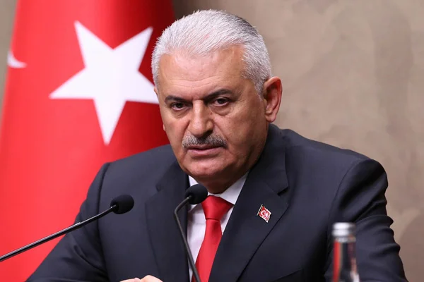 Yıldırım, İstanbul'un trafik sorununu çözme sözü verdi