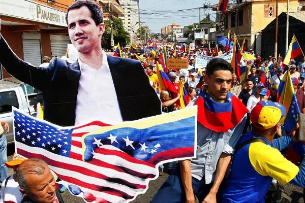 ABD'nin Venezuela yaptırımlarına Guaido'dan destek