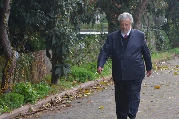 Akpınar: Bizim toplumumuz sanatçının konuşmasına çok alışık değil