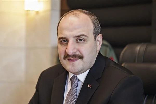 Bakan Varank: Antarktika'da kalıcı bir üs kurmak istiyoruz