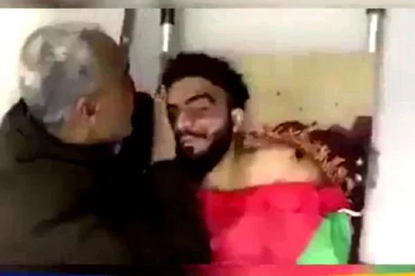 Batı Şeria'da şehit edilen gence babasının son vedası