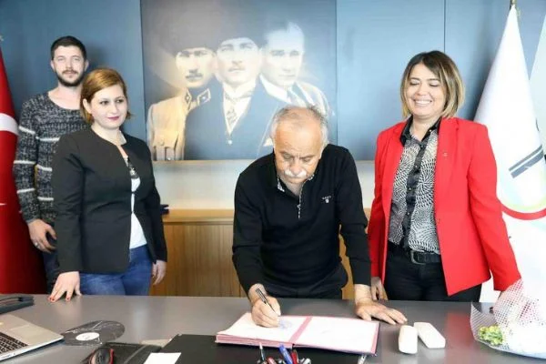 Bayraklı Belediyesi'nde en düşük işçi maaşı yaklaşık 3 bin 500 lira