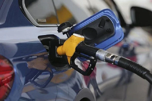 Benzine bu gece zam geliyor