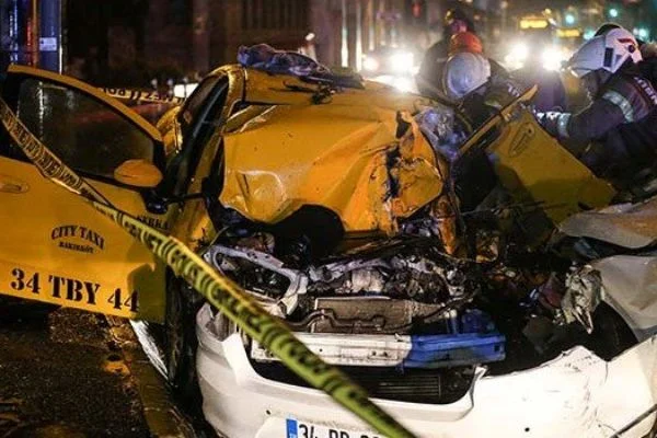 Beşiktaş'taki feci kaza can aldı: 1 ölü, 2 yaralı