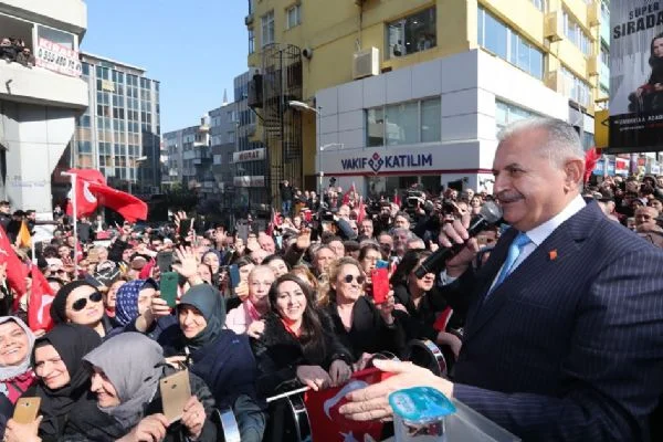 Binali Yıldırım: 500 bin kişiye iş sağlayacak altyapı için İstanbul'dayım