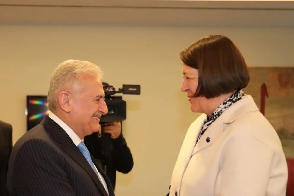 Binali Yıldırım, AB Komiseri Violetta Bulç ile bir araya geldi