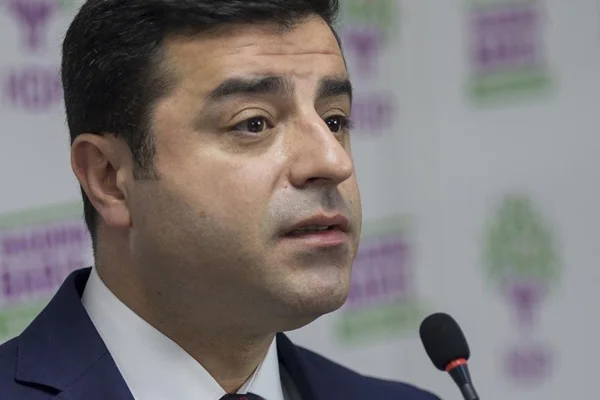 Cezaevindeki Demirtaş'tan seçim mesajı