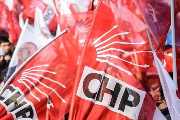 CHP'nin seçim bürosuna silahlı saldırı... 2 yaralı