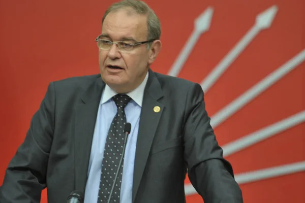 CHP: Veri akışı kesildi, YSK'ya gidiyoruz