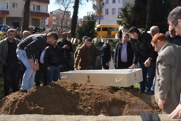 Çıkartmak kaydıyla birkaç günlüğüne defnedildi