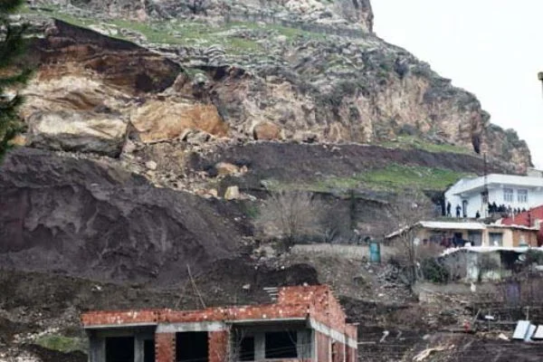 Diyarbakır'da heyelan