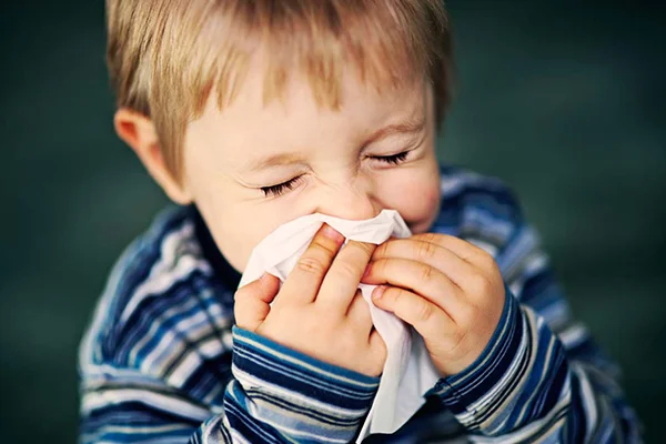 Dünya Sağlık Örgütü'nden annelere tavsiye: Çocuklarda gece öksürüğünün tedavisi için ipuçları
