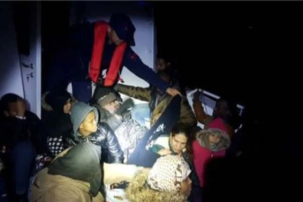 Ege'de düzensiz göçmenlerle mücadele