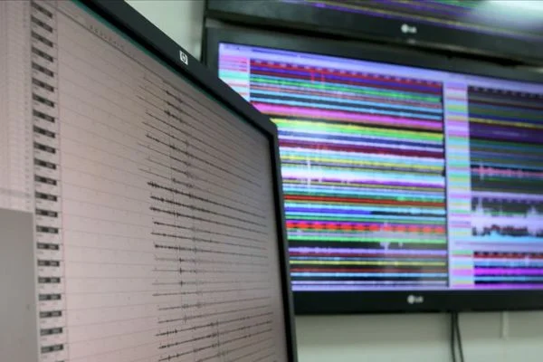 Ekvador'da 6,2 büyüklüğünde deprem