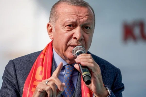 Erdoğan: Kulağını Kandil'den gelecek emirlere dikenler, elbette bizim aşkımızın kaynağını öğrenemezler
