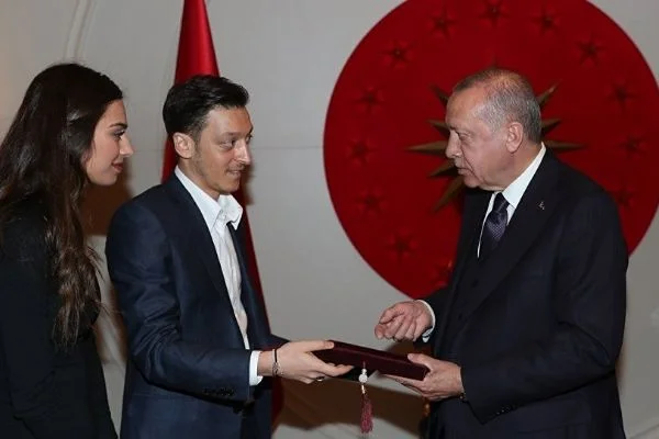 Erdoğan, Mesut Özil'i kabul etti